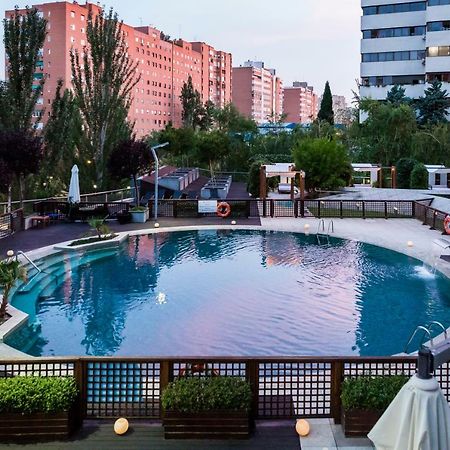 فندق أجنحة يوروستارز ميراسييرا مدريد المظهر الخارجي الصورة Swimming pool