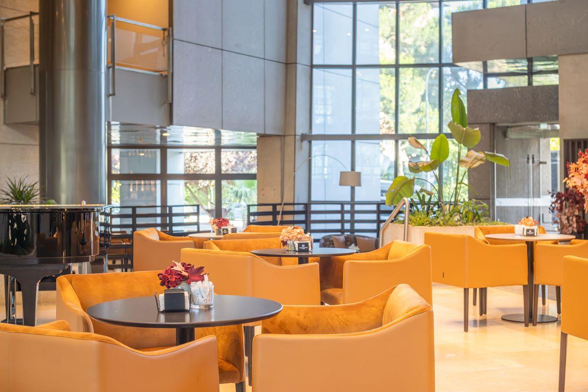 فندق أجنحة يوروستارز ميراسييرا مدريد المظهر الخارجي الصورة The lobby of the hotel