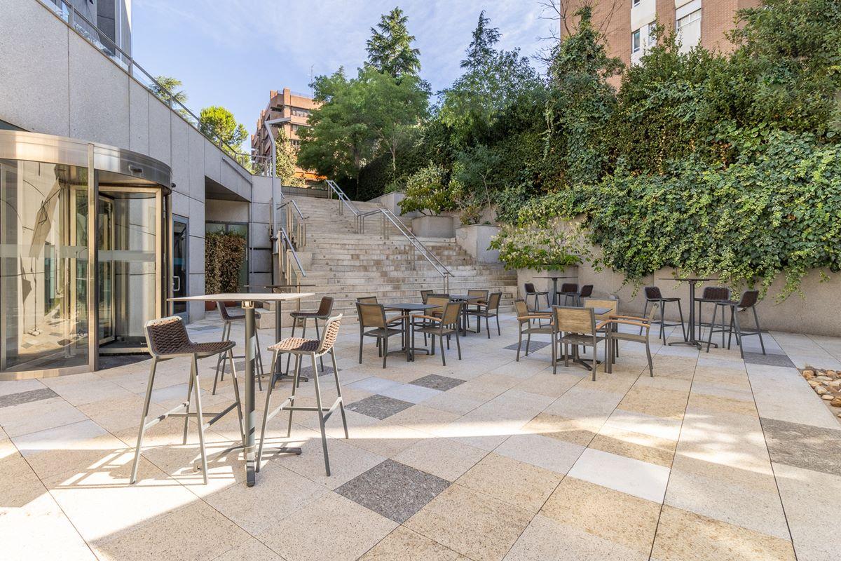 فندق أجنحة يوروستارز ميراسييرا مدريد المظهر الخارجي الصورة The courtyard of the museum