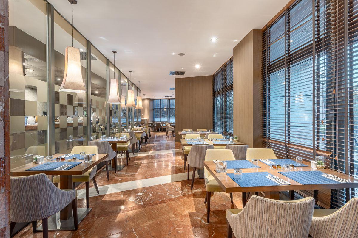 فندق أجنحة يوروستارز ميراسييرا مدريد المظهر الخارجي الصورة The restaurant